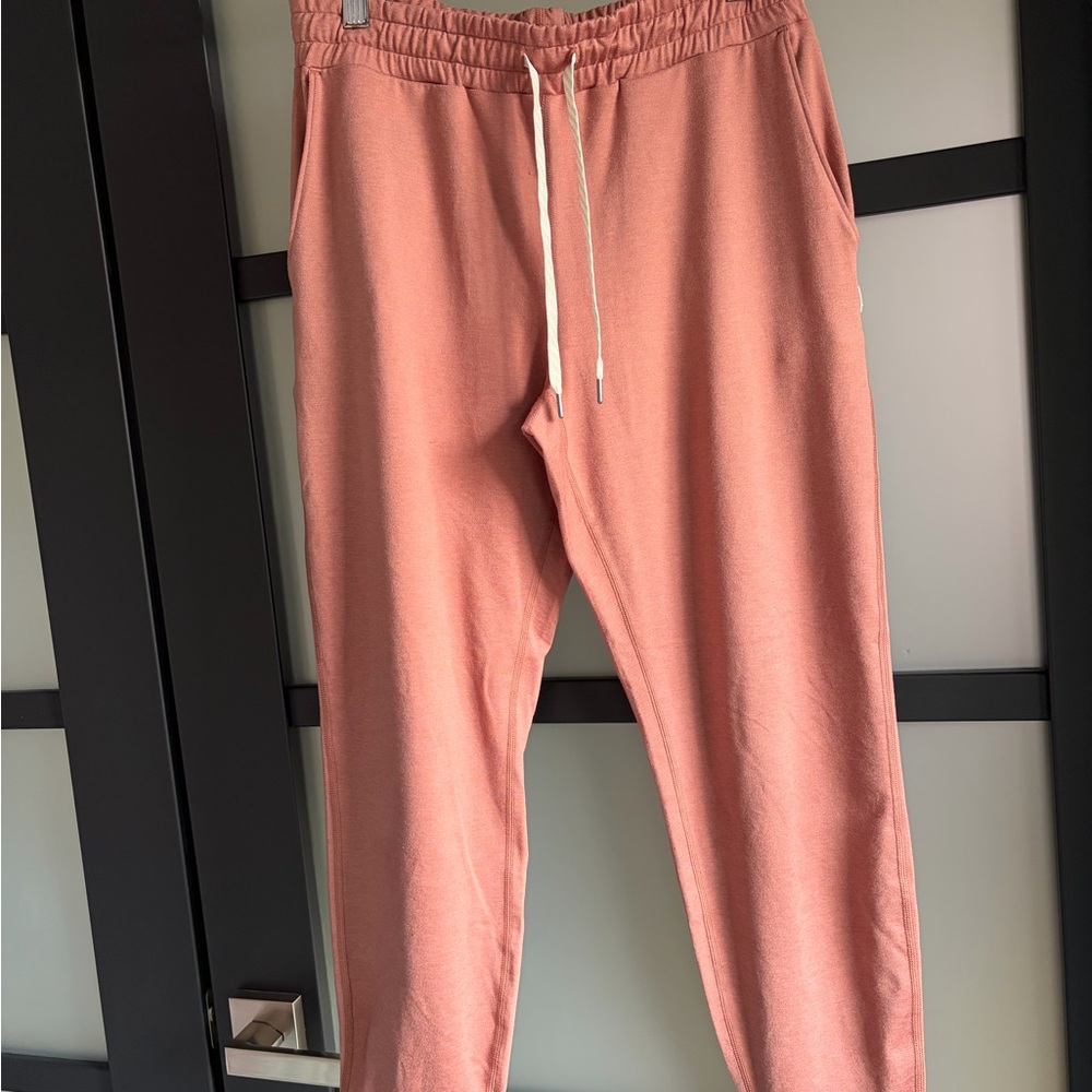 Vuori Women’s Joggers Dusty Pink Small